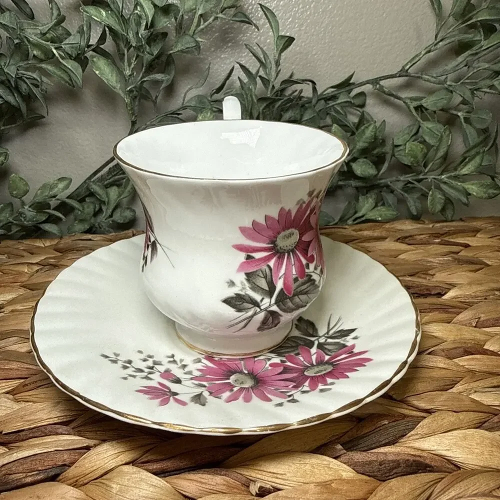 ROYAL Dover Tea Cup & Saucer Floral Pink Daisy Bone China Gold Trim England Vtg